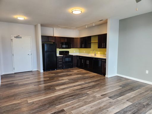 Pearl - 1 Bd 1 Ba - 735 SqFt - 4th floor with great outdoor space! – photo 1