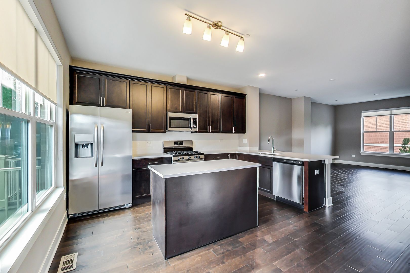 Highwood Apartment: 25 Clay Ave