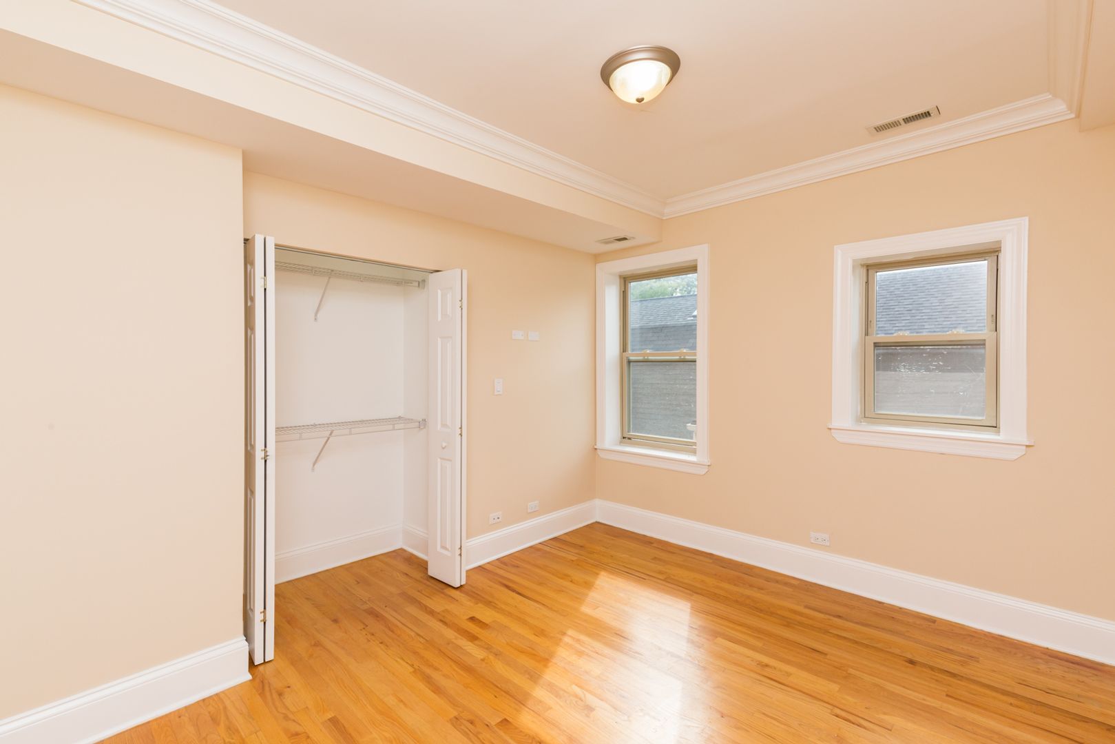 Chicago Apartment: 3508 W Cortland