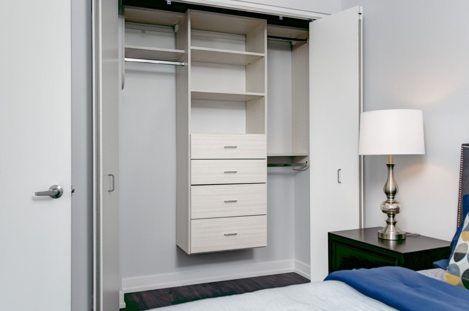 Chicago Apartment: 904 & 909 W Montana Street