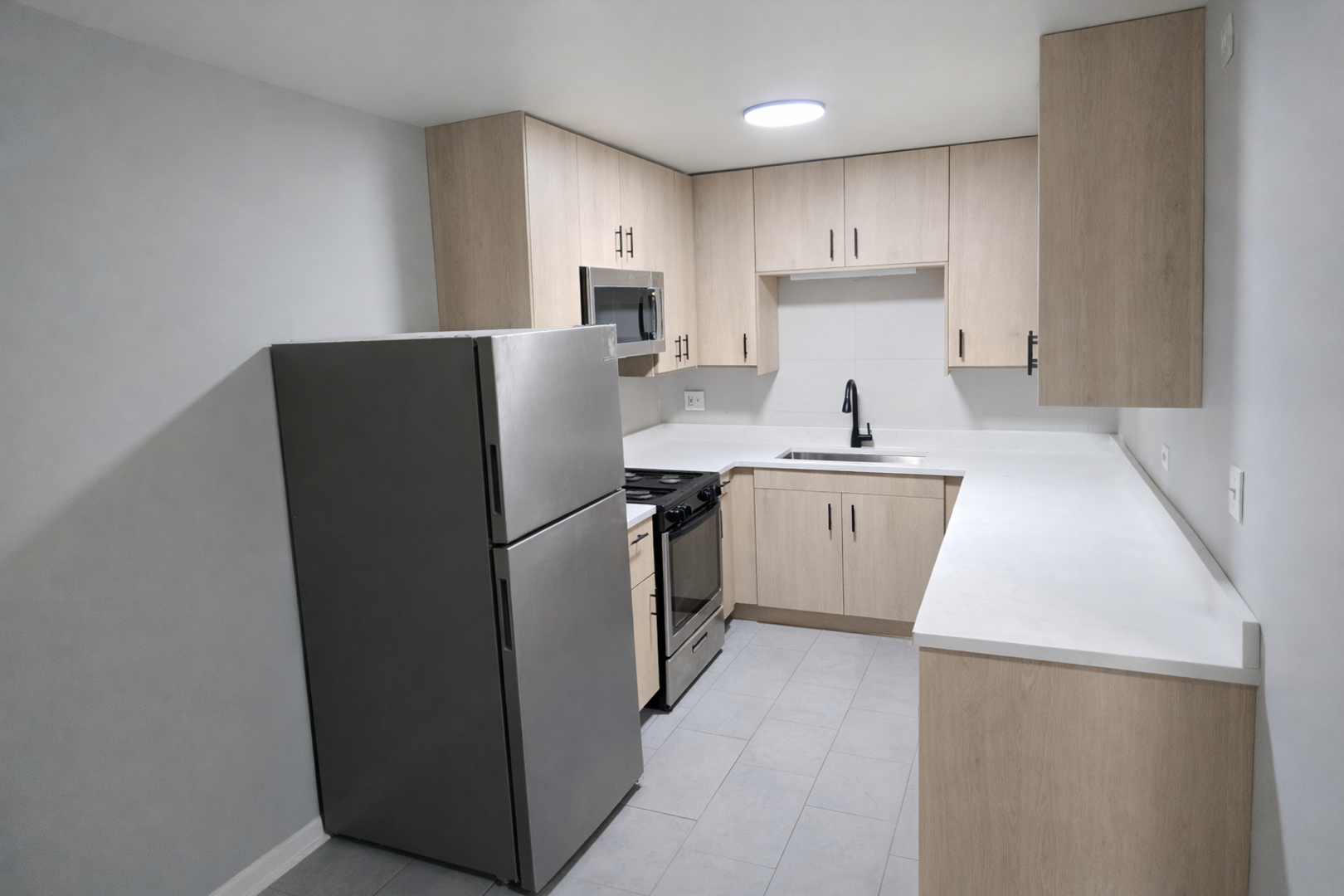 Downers Grove Apartment: 5202 Washington Street