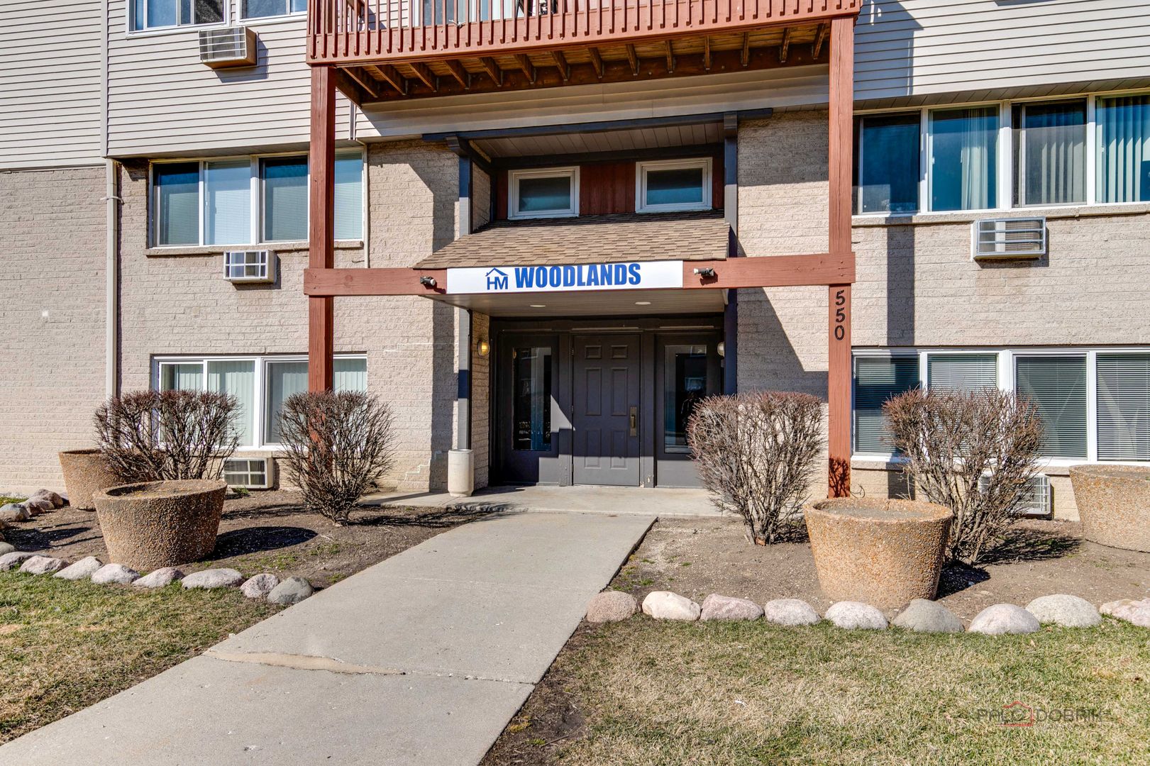 Mundelein Apartment: 550 Deepwoods Drive