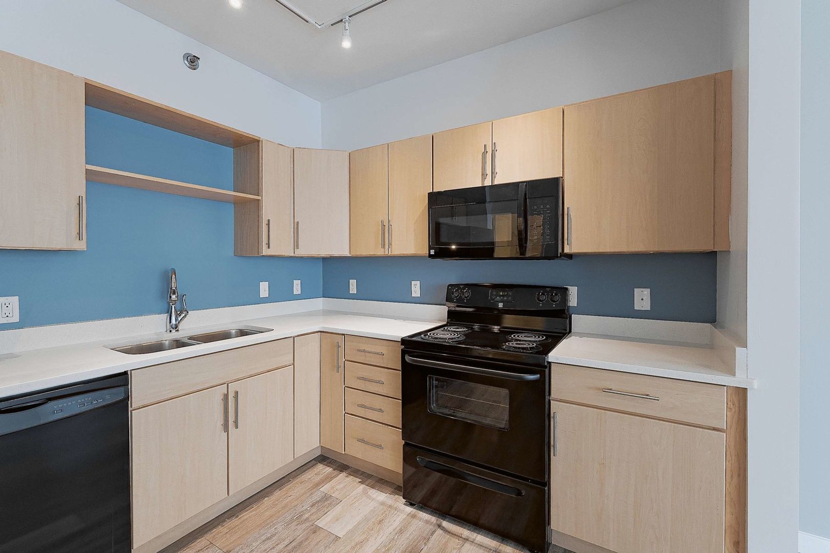 Mishawaka Apartment: 116 W Mishawaka Ave