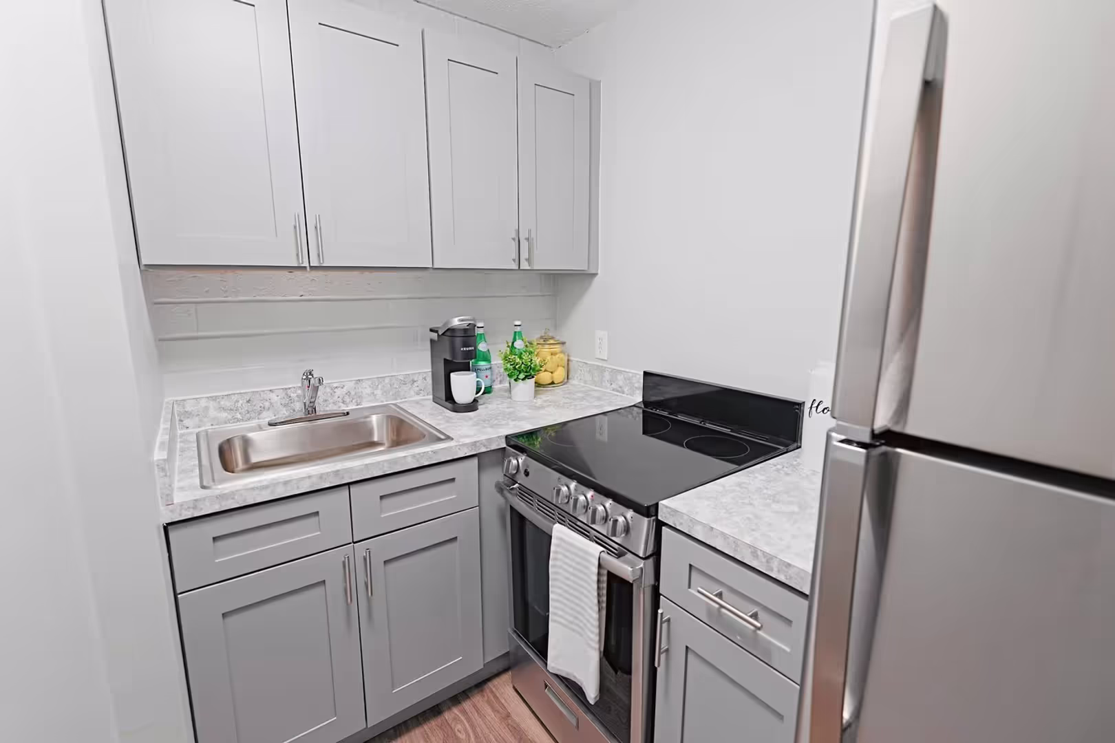 Peoria Apartment: 1505 N Peoria Avenue