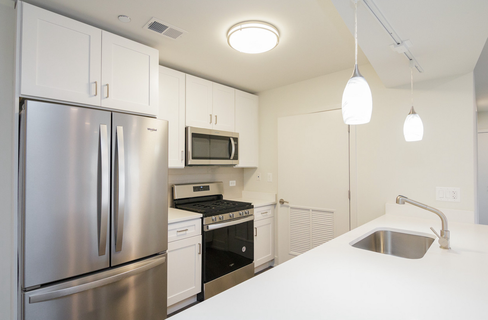 Park Ridge Apartment: 1212 Vine Ave