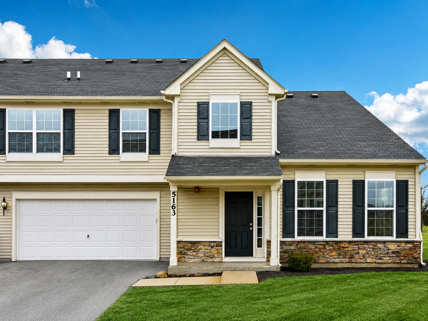 Matteson Townhome: 4962 Bennett St