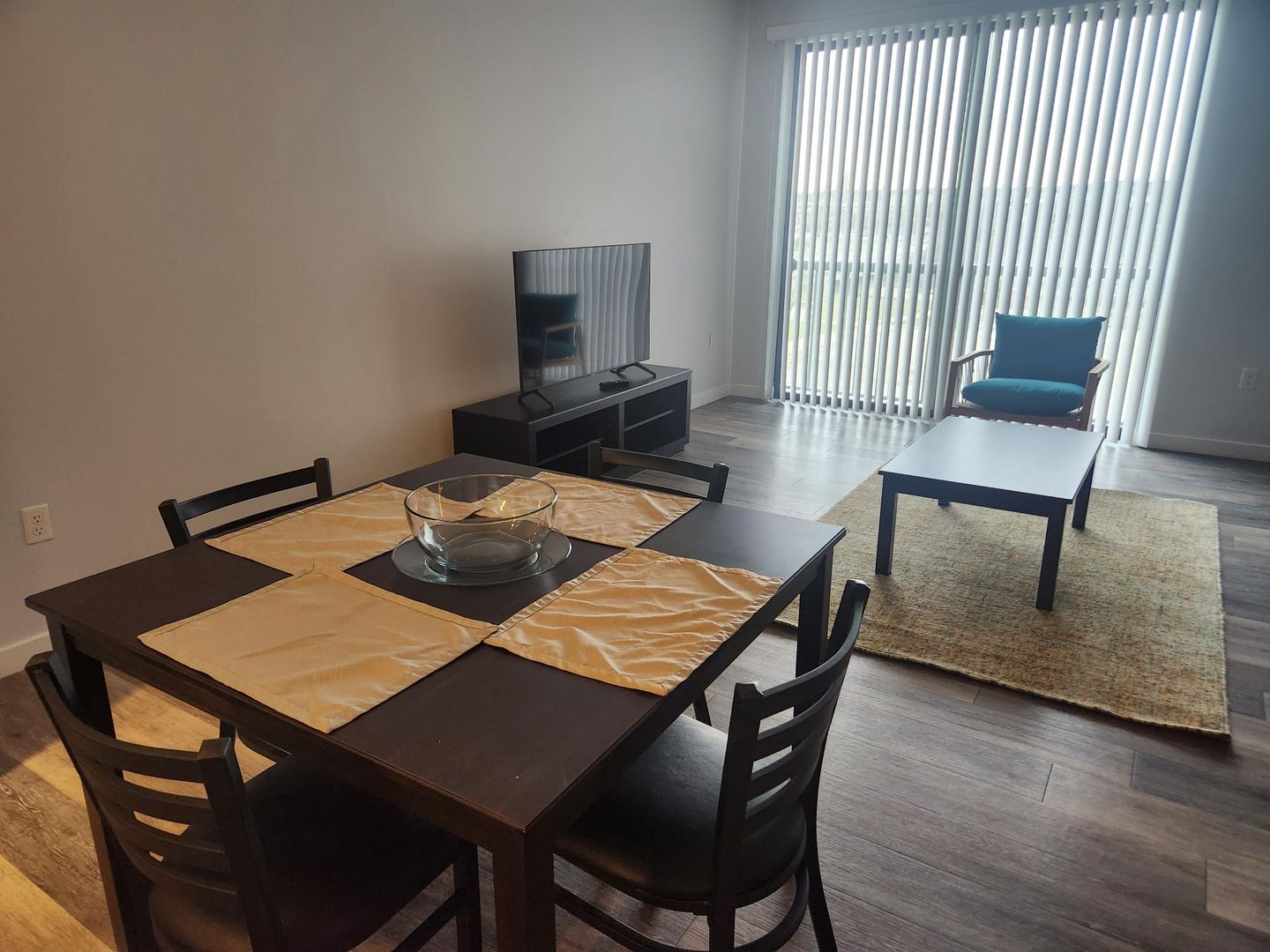 Mishawaka Apartment: 116 W Mishawaka Ave