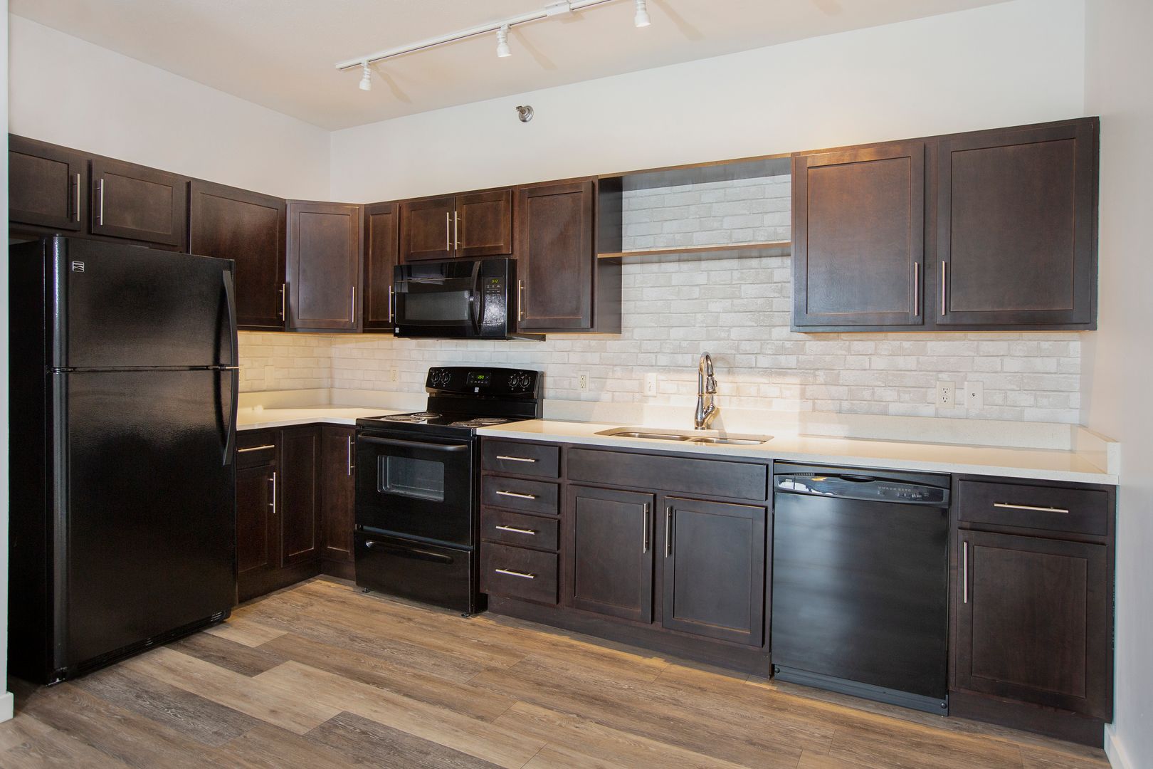 Mishawaka Apartment: 116 W Mishawaka Ave