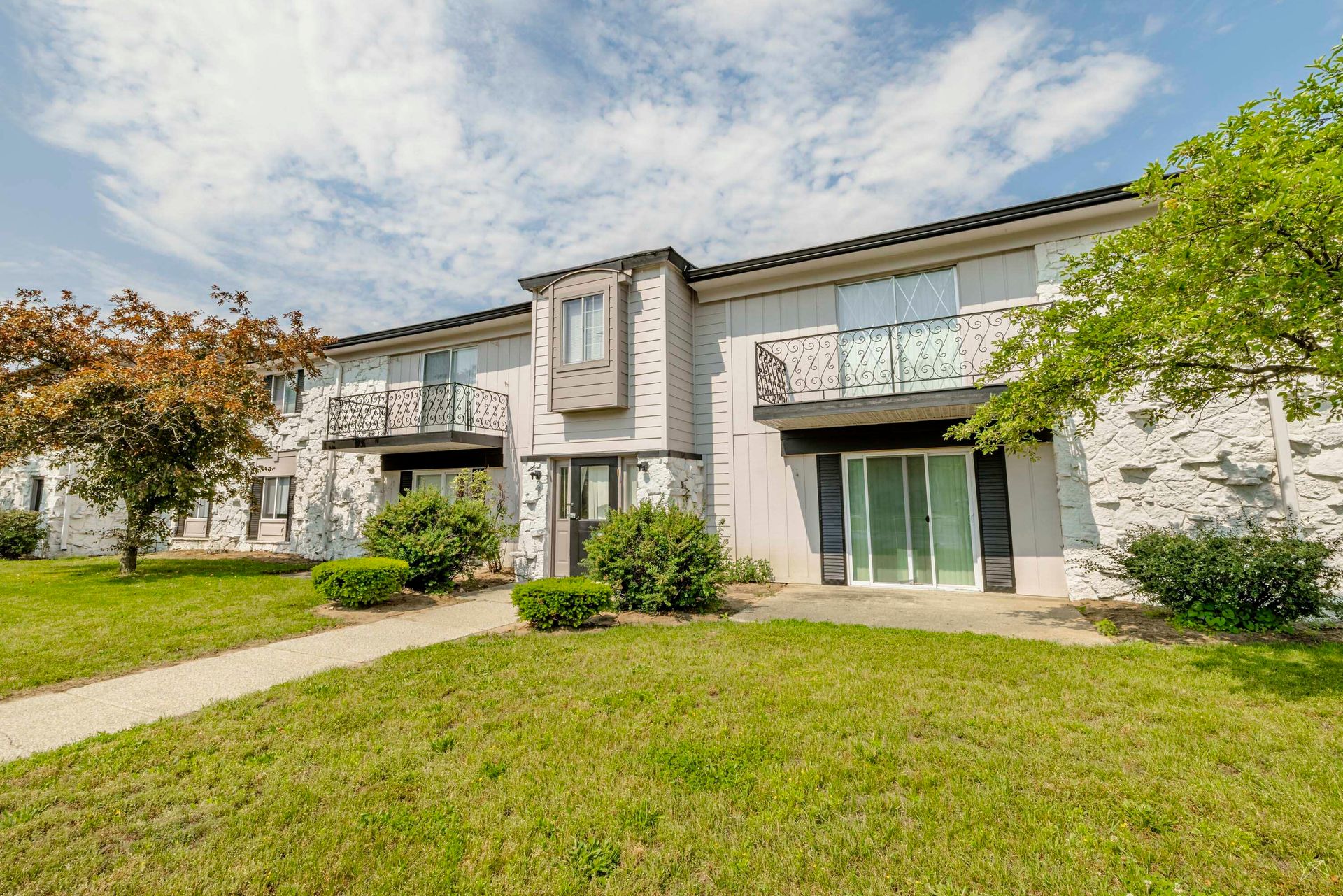 South Bend Apartment: 3001 E Jefferson Blvd