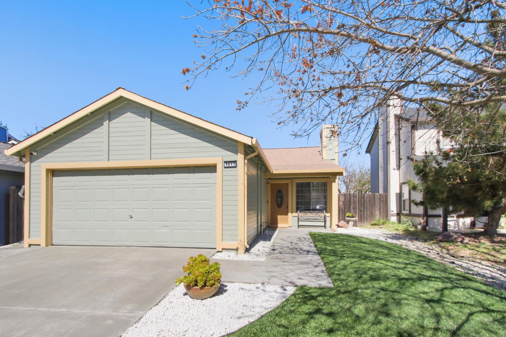 Woodland House: 1377 Elwood St