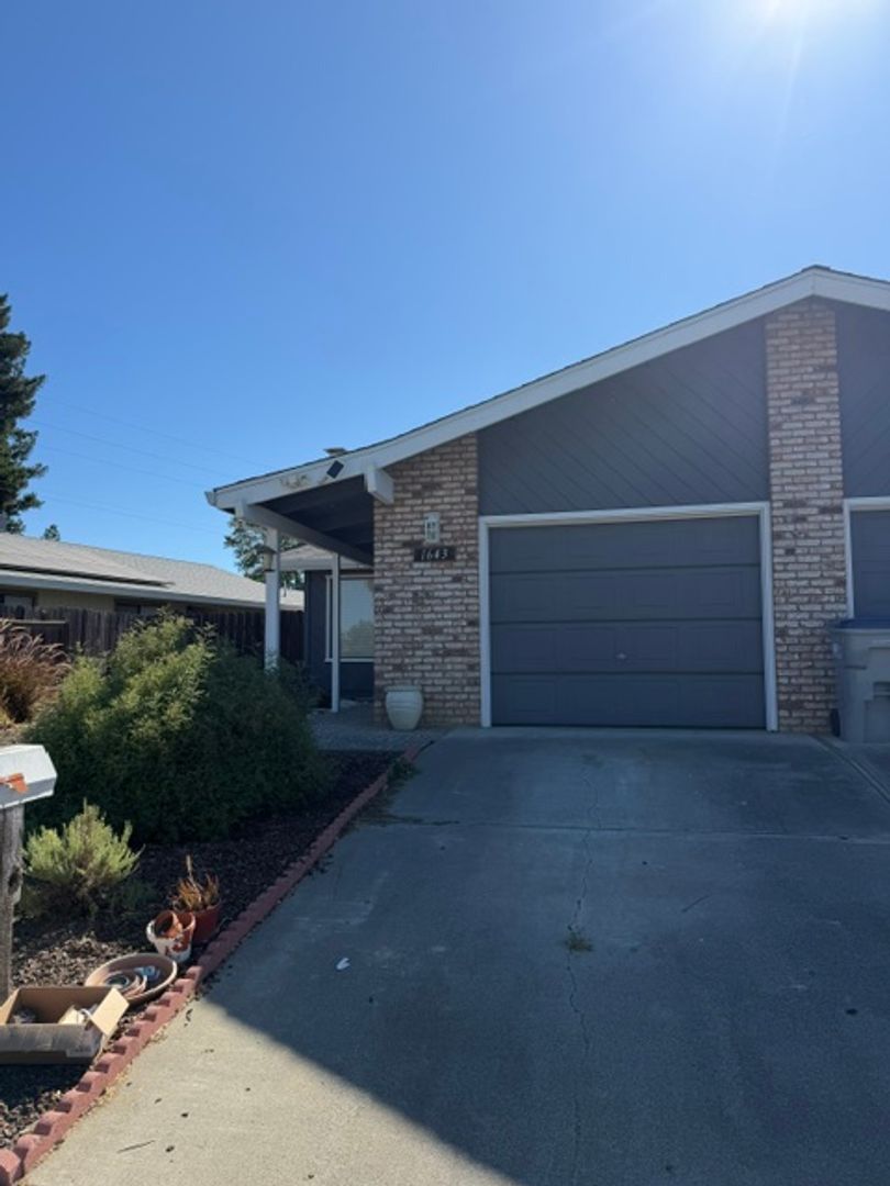Woodland House: 1643 Ashley Ave
