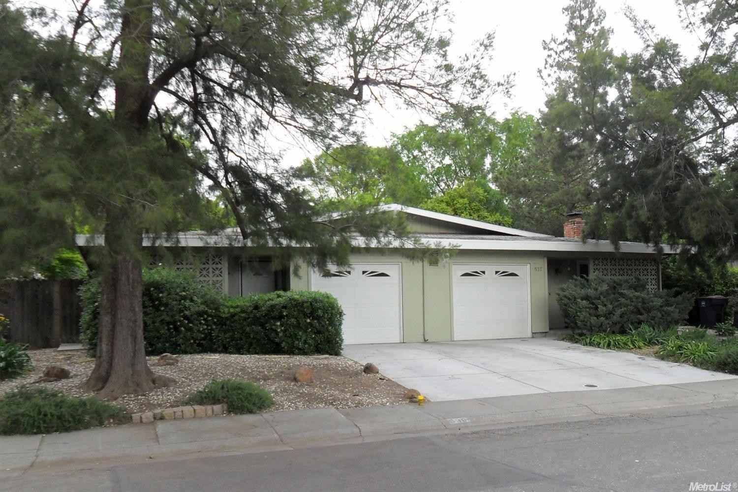 Davis Apartment: 537 / 539 Scripps Dr