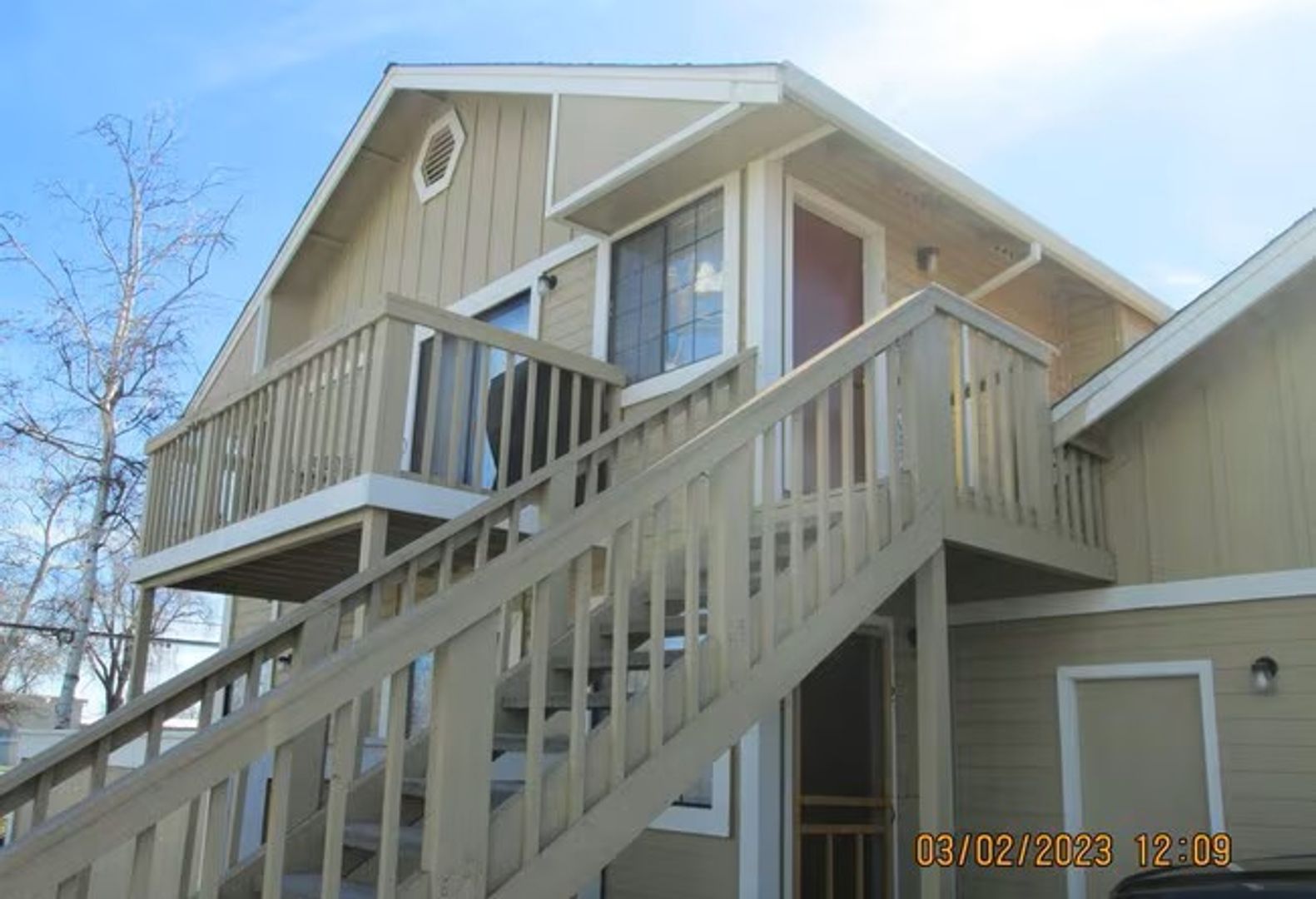 Dixon Apartment: 125 W. Cherry Street