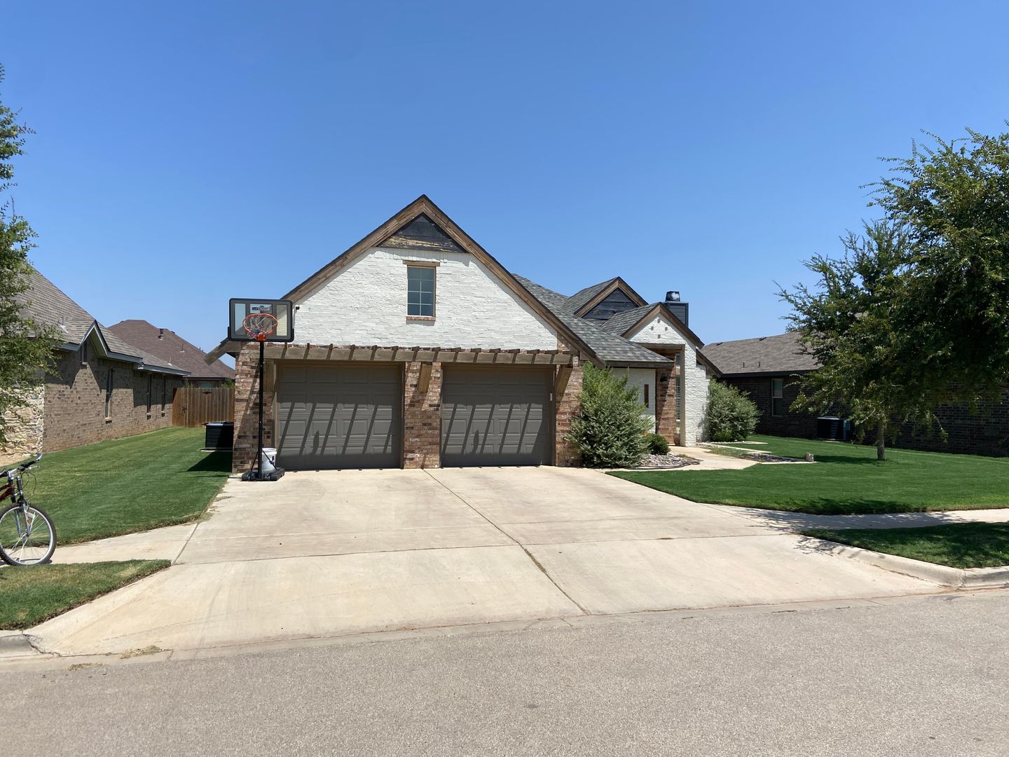 Lubbock House: 12209 Jordan Ave