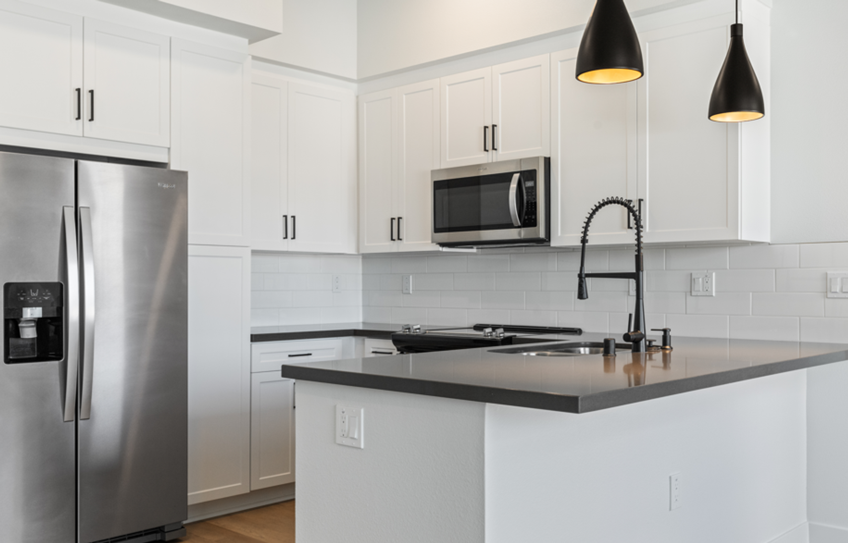 Ventura Apartment: 11023 - 11047 Carlos St.
