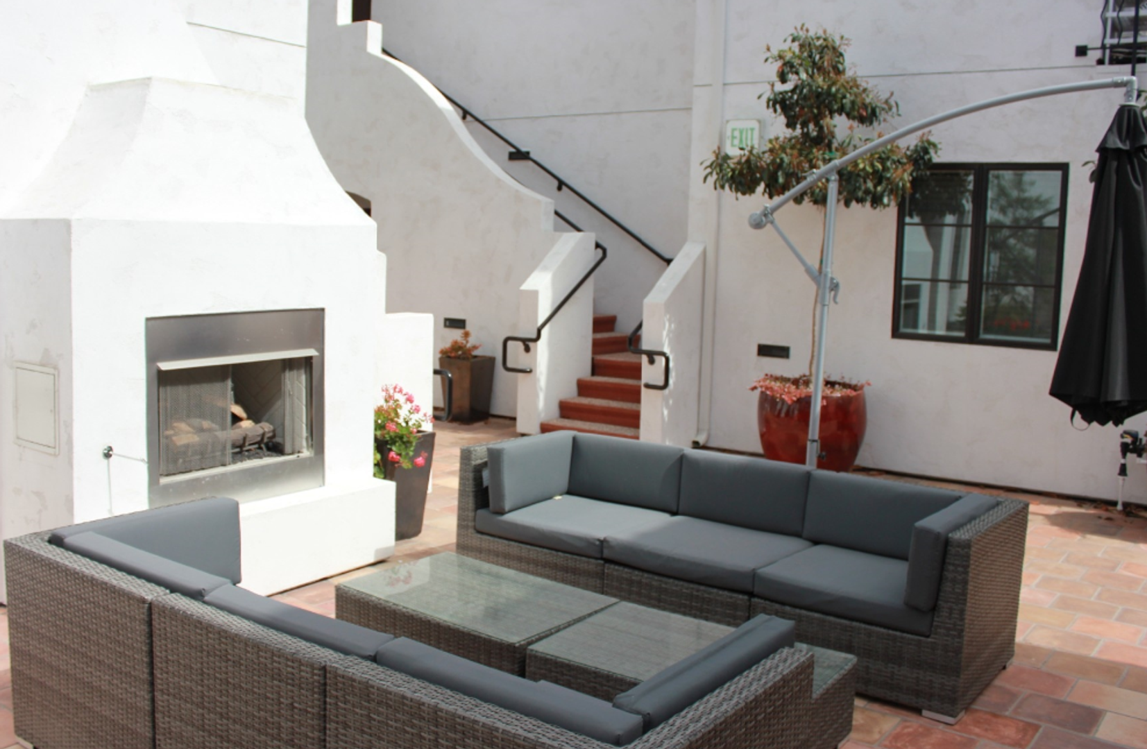 Ventura Apartment: 72 W. Santa Clara St.