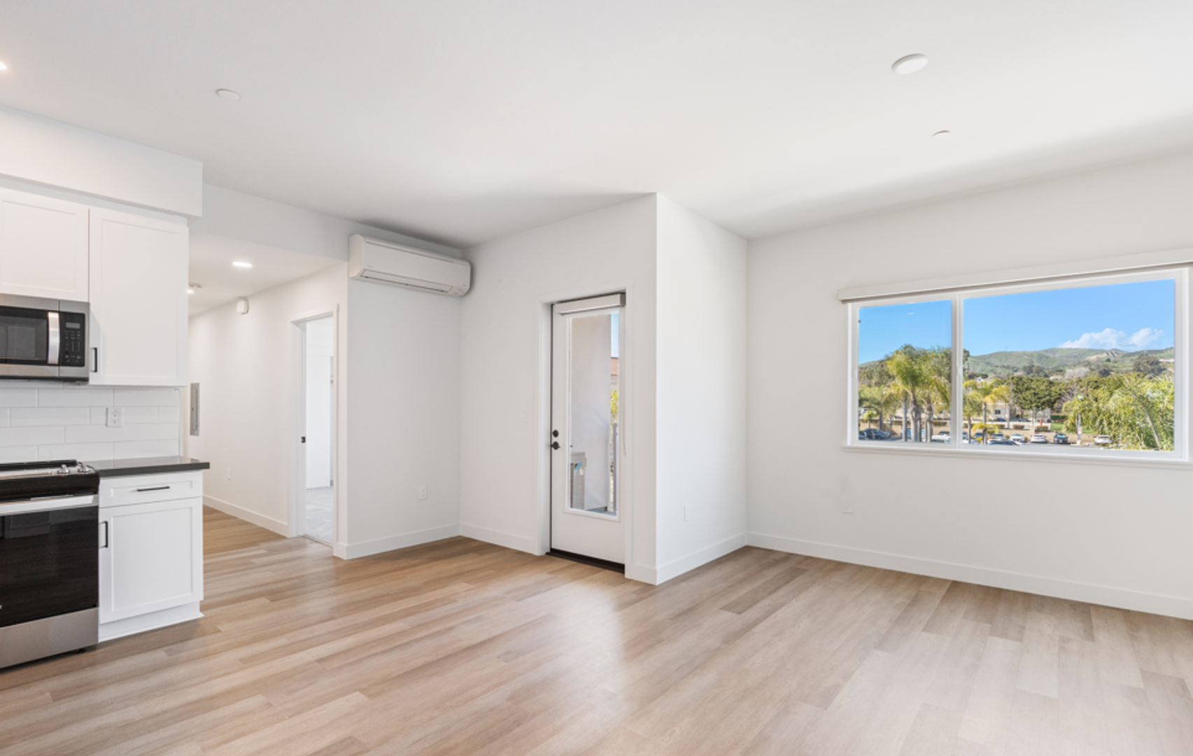 Ventura Apartment: 11023 - 11047 Carlos St.