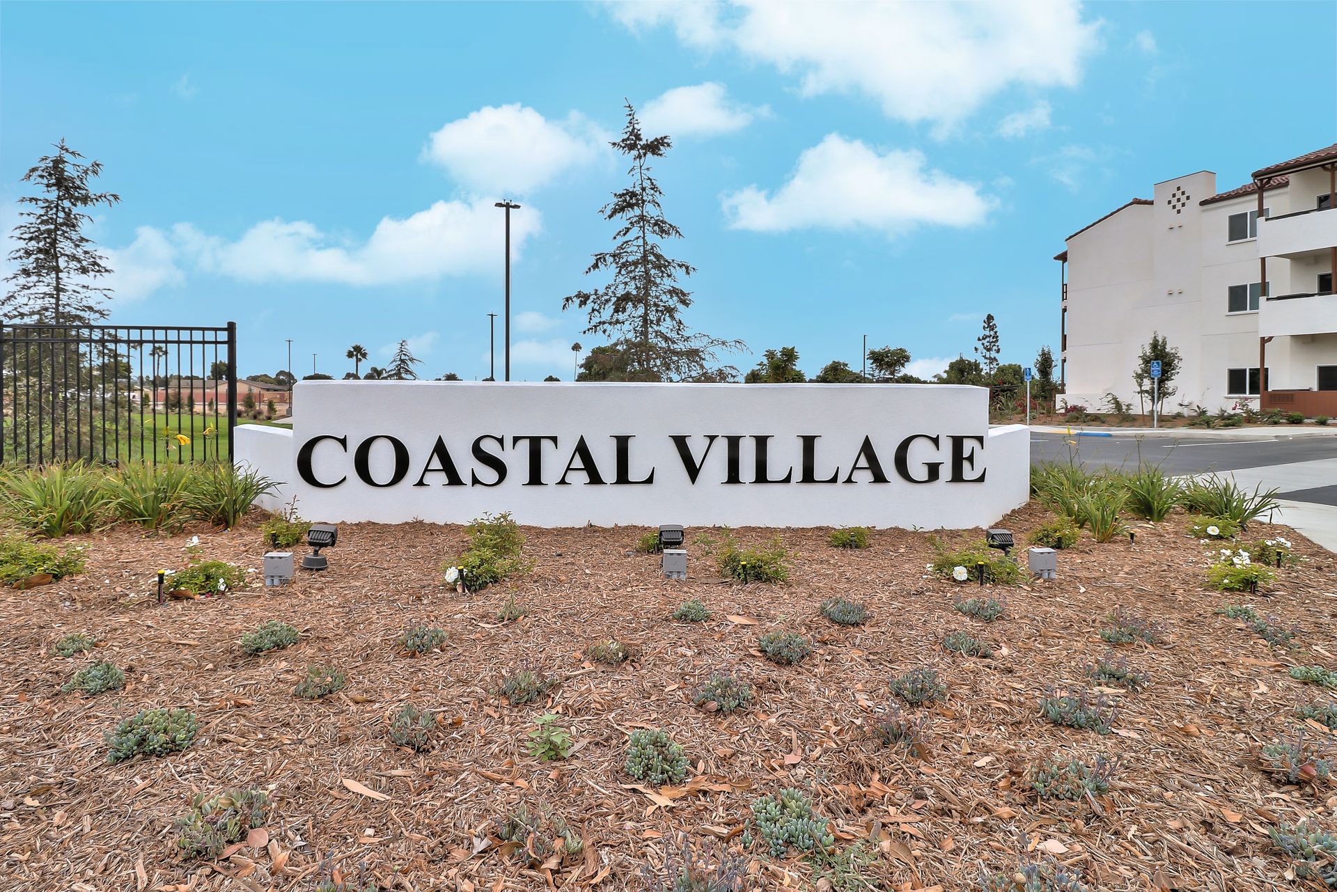 Oxnard Apartment: 2250 E. Pleasant Valley Rd