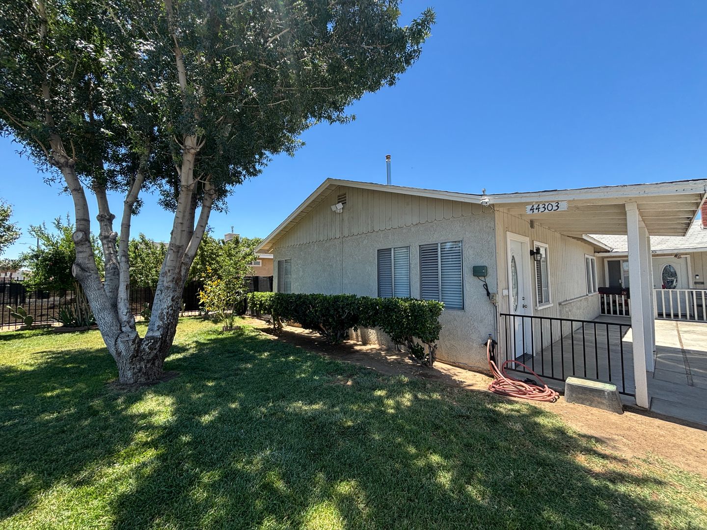 LANCASTER House: 44303 BEECH AVENUE