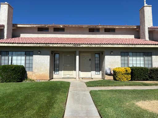 East Lancaster Townhouse – photo 1