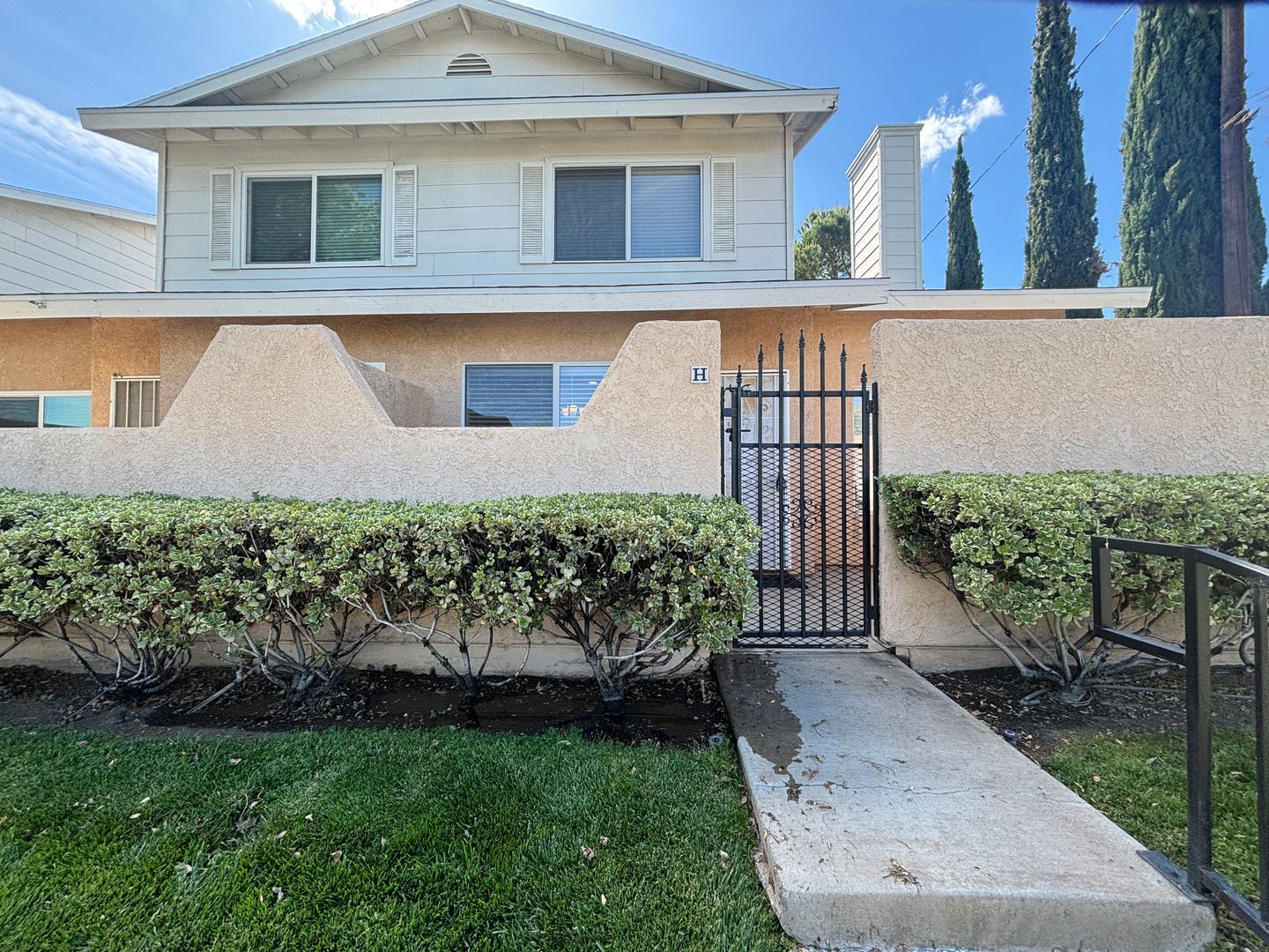 PALMDALE House: 39239 10TH STREET WEST UNIT H