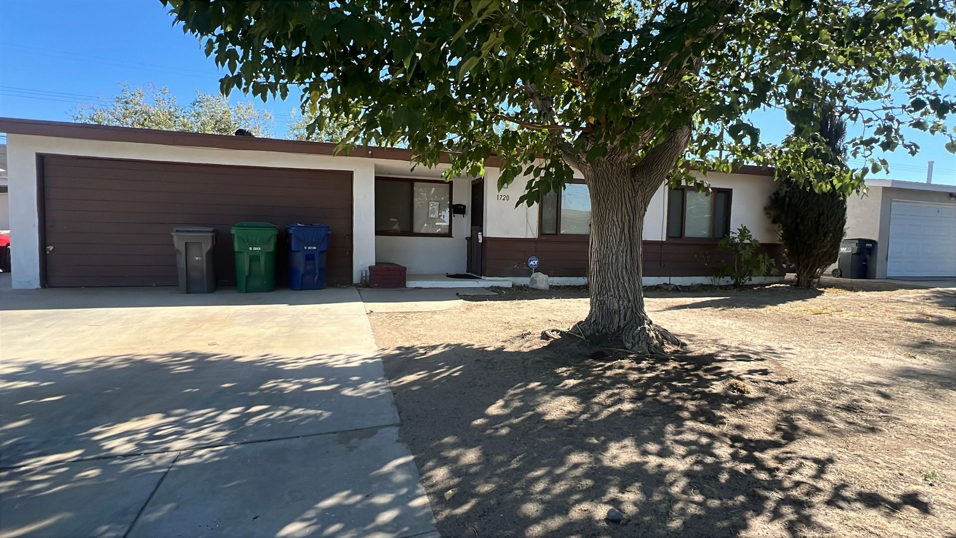 PALMDALE House: 1720 EAST AVENUE Q-6