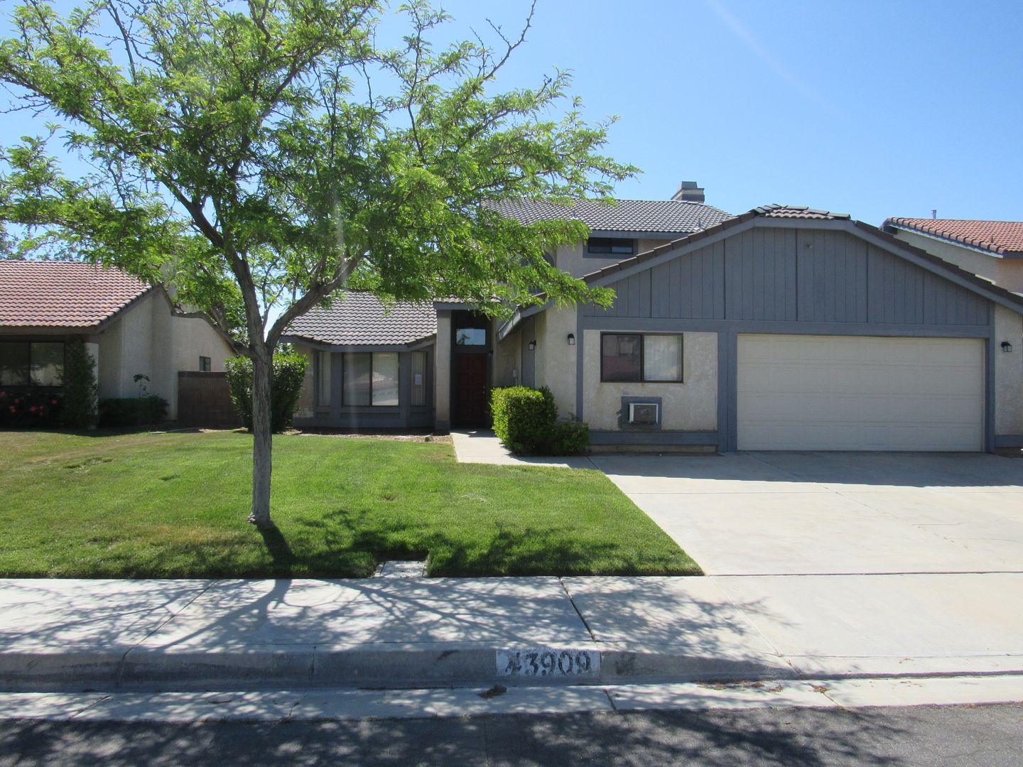 LANCASTER House: 43909 KENNSINGTON PLACE