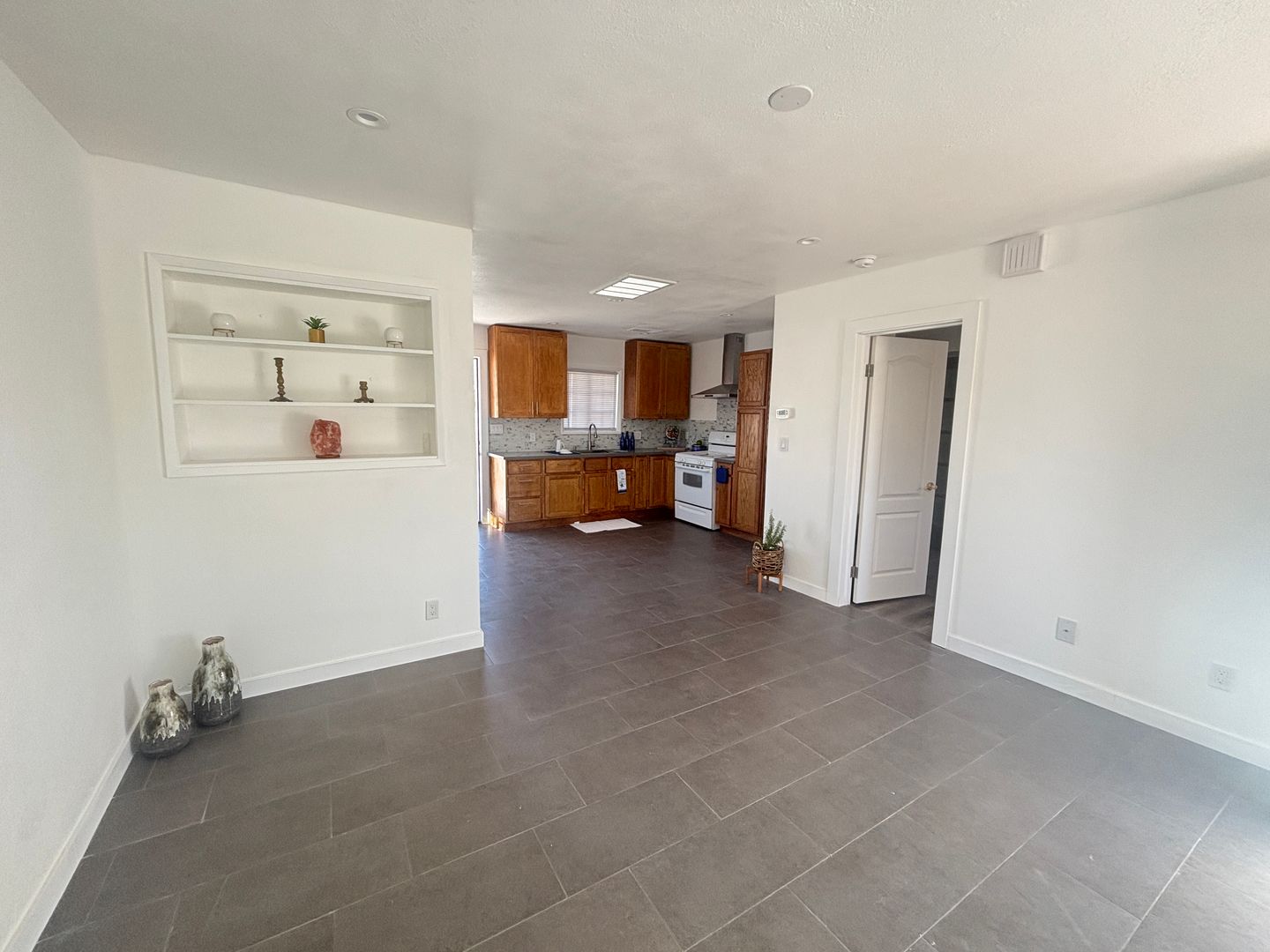 LANCASTER House: 45025 1/2 10TH STREET WEST