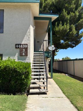 East Lancaster Condo – photo 1