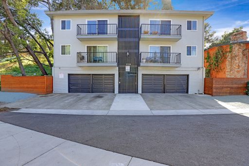 Nicely Remodeled Luxury Apartment! – photo 1