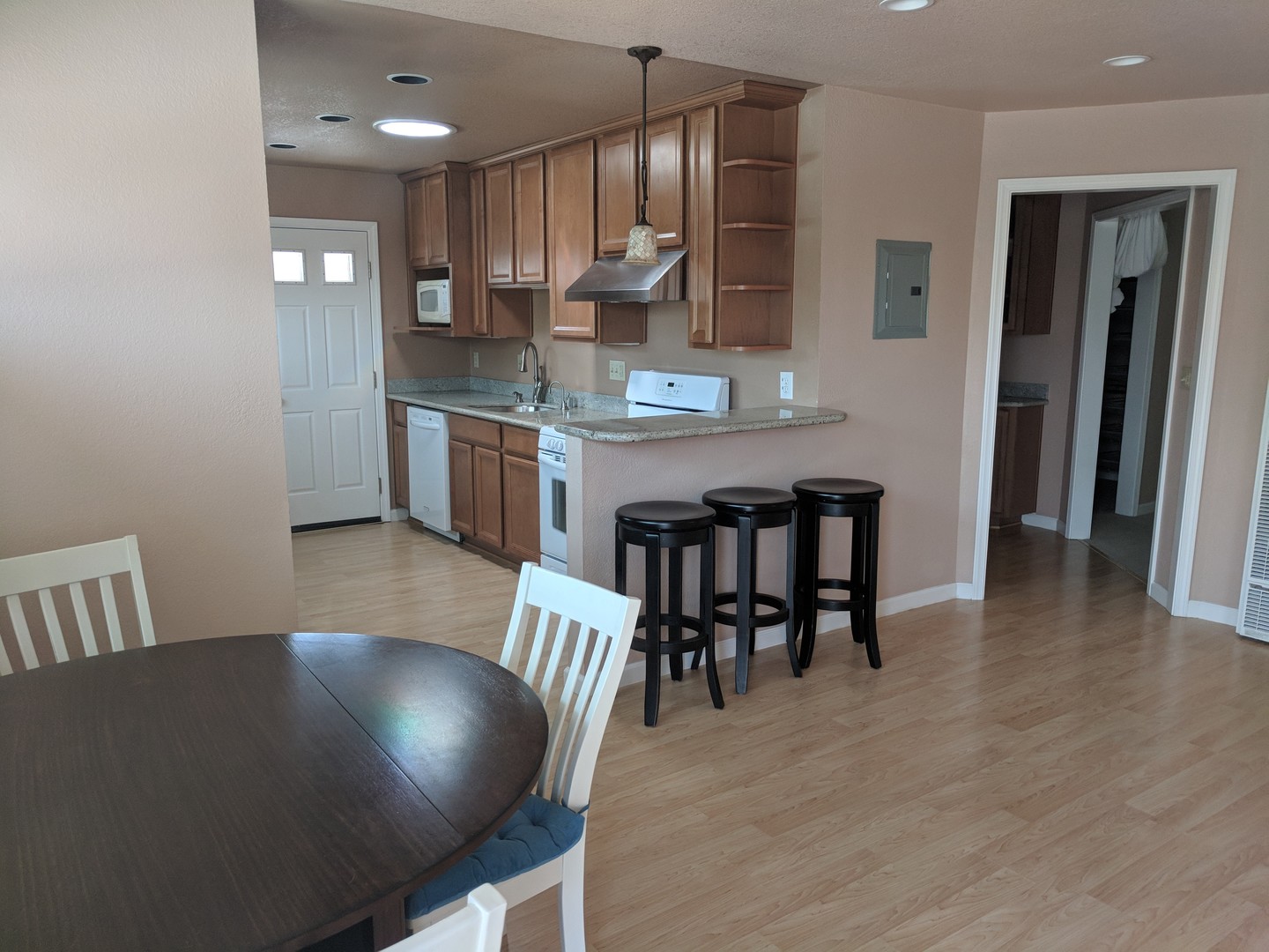 Hayward Apartment: 565 Smalley Avenue
