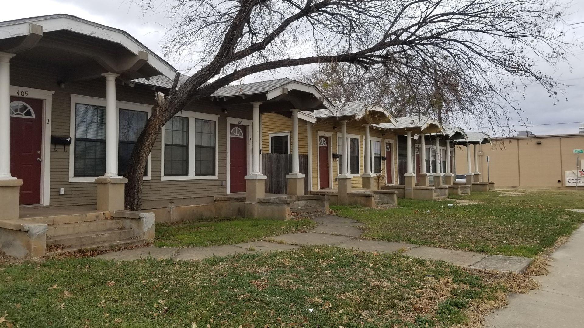 Brownwood Apartment: 401 Main