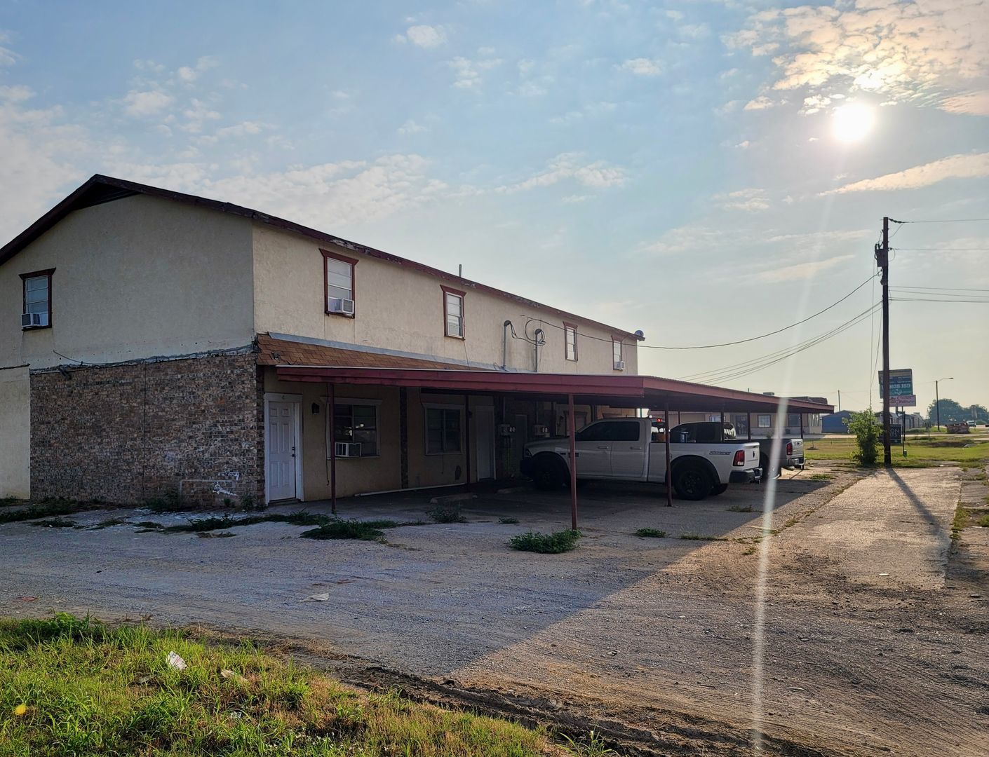 Bangs Apartment: 804 E Hall