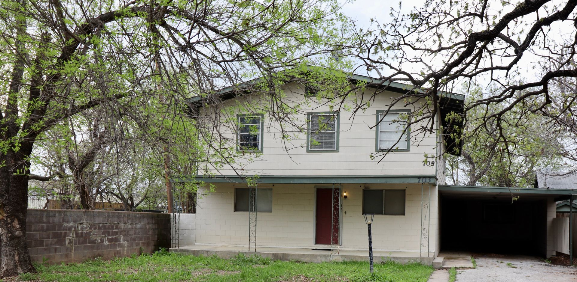 Brownwood Apartment: 2001 Brady Ave