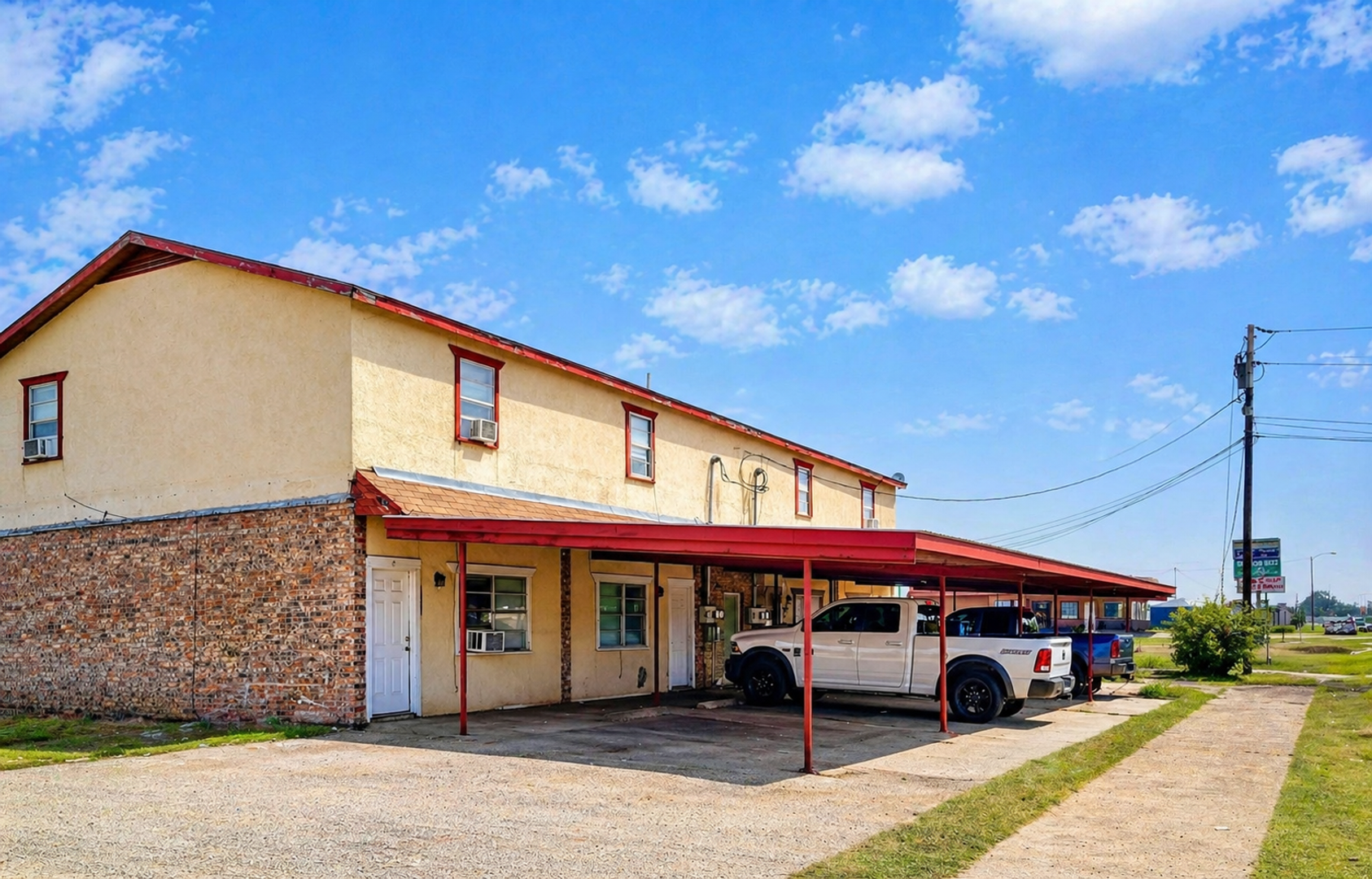 Bangs Apartment: 804 E Hall