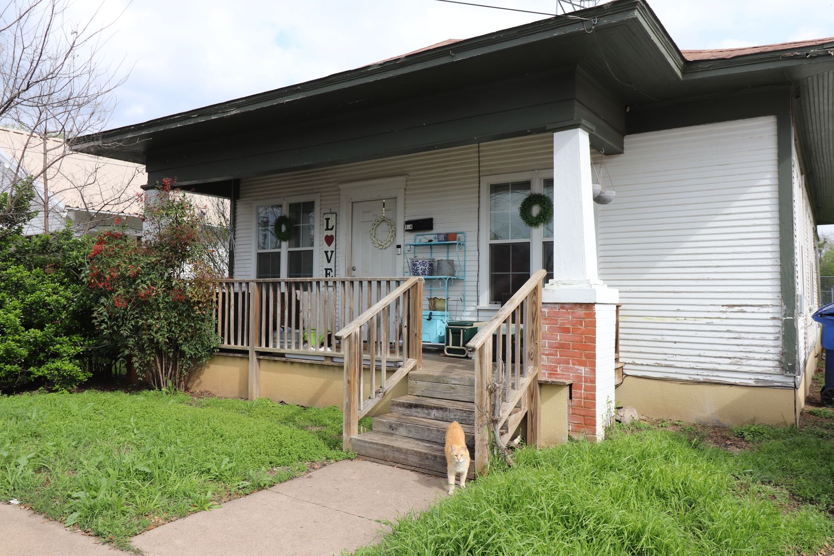 Brownwood Apartment: 2001 Brady Ave