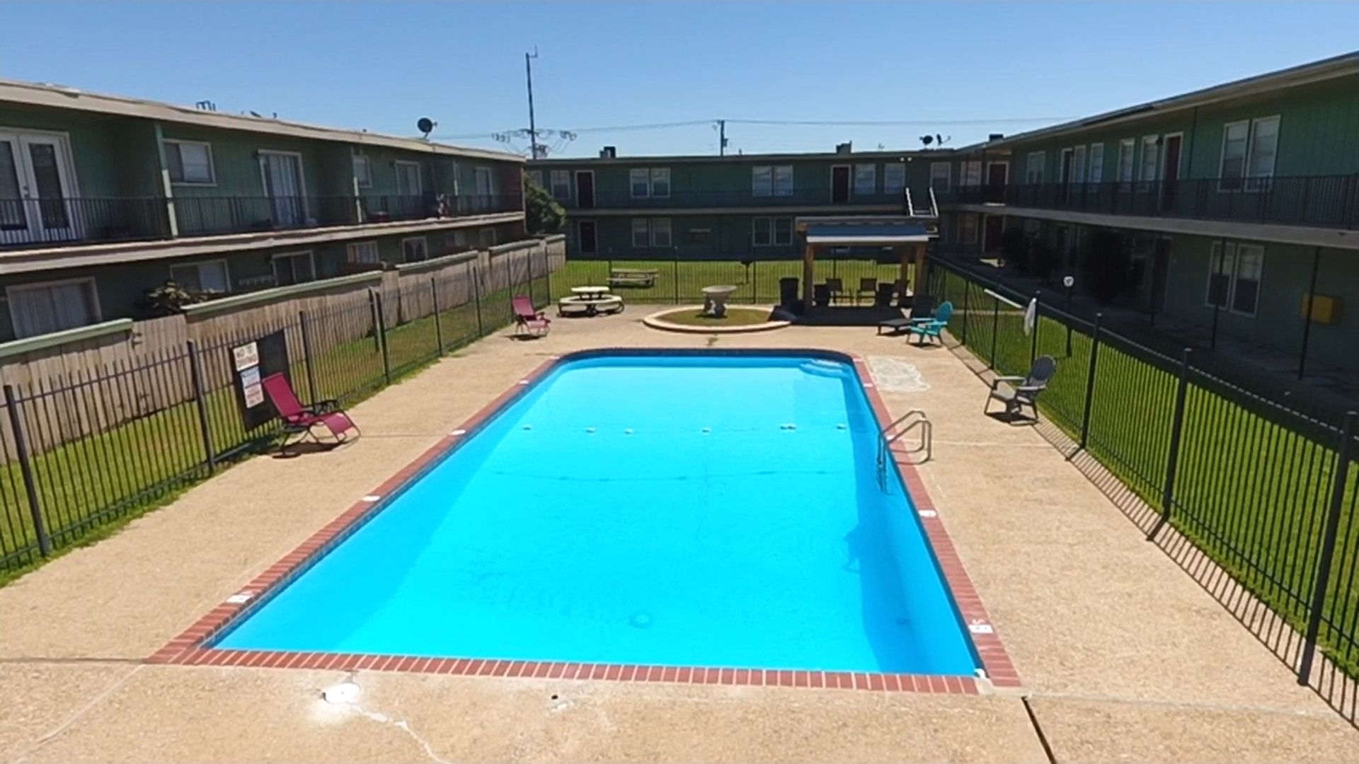 Brownwood Apartment: 2001 Brady Ave