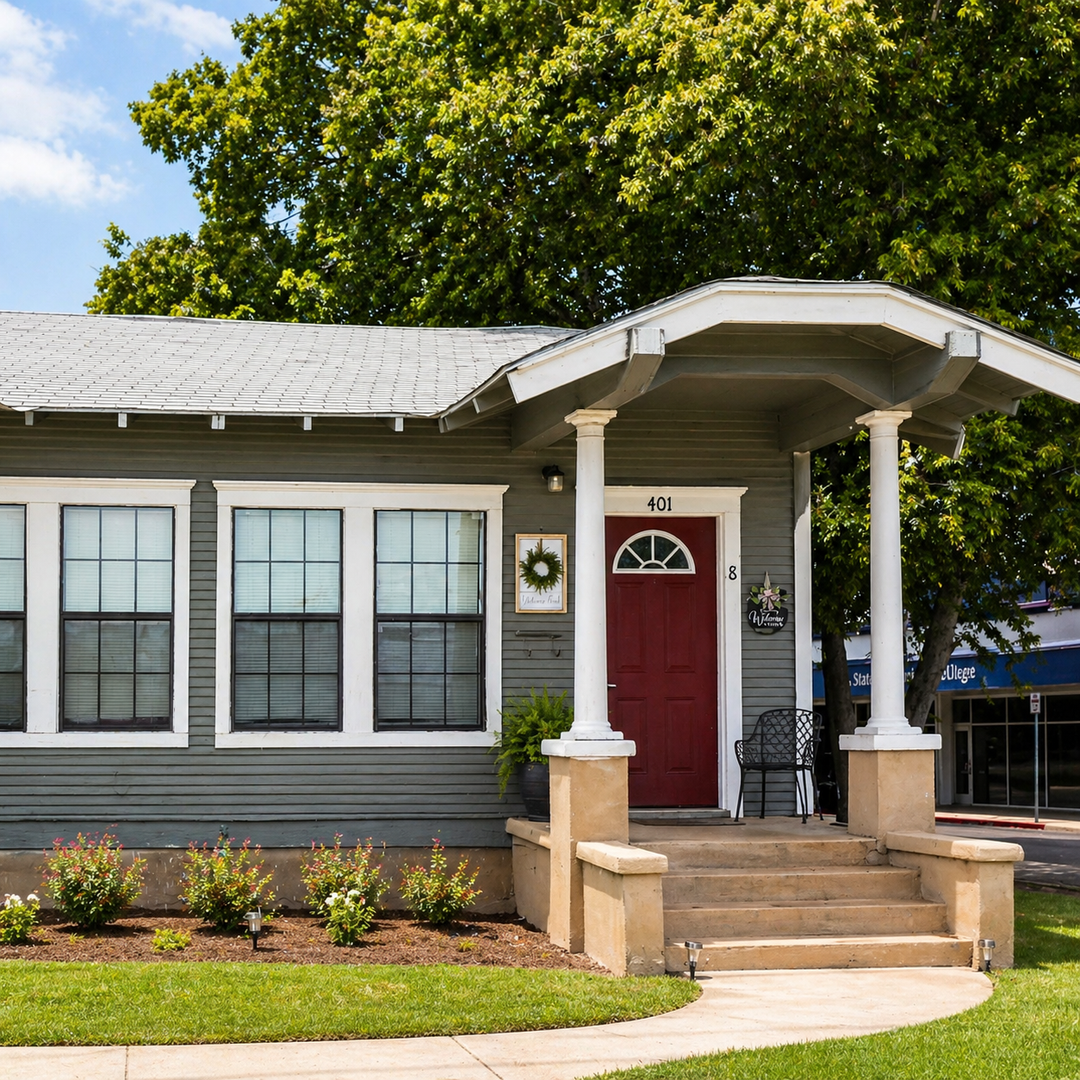 Brownwood Apartment: 401 Main