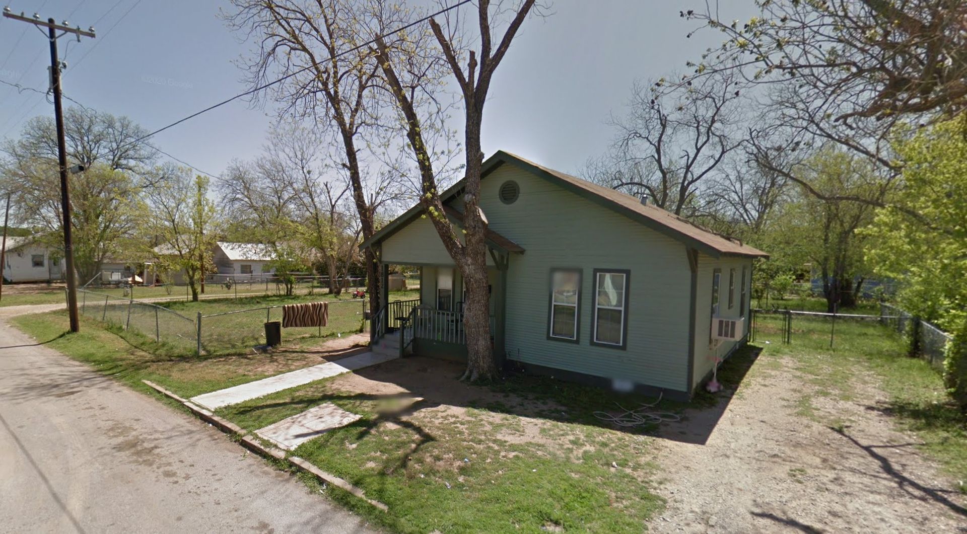 Brownwood Apartment: 2001 Brady Ave