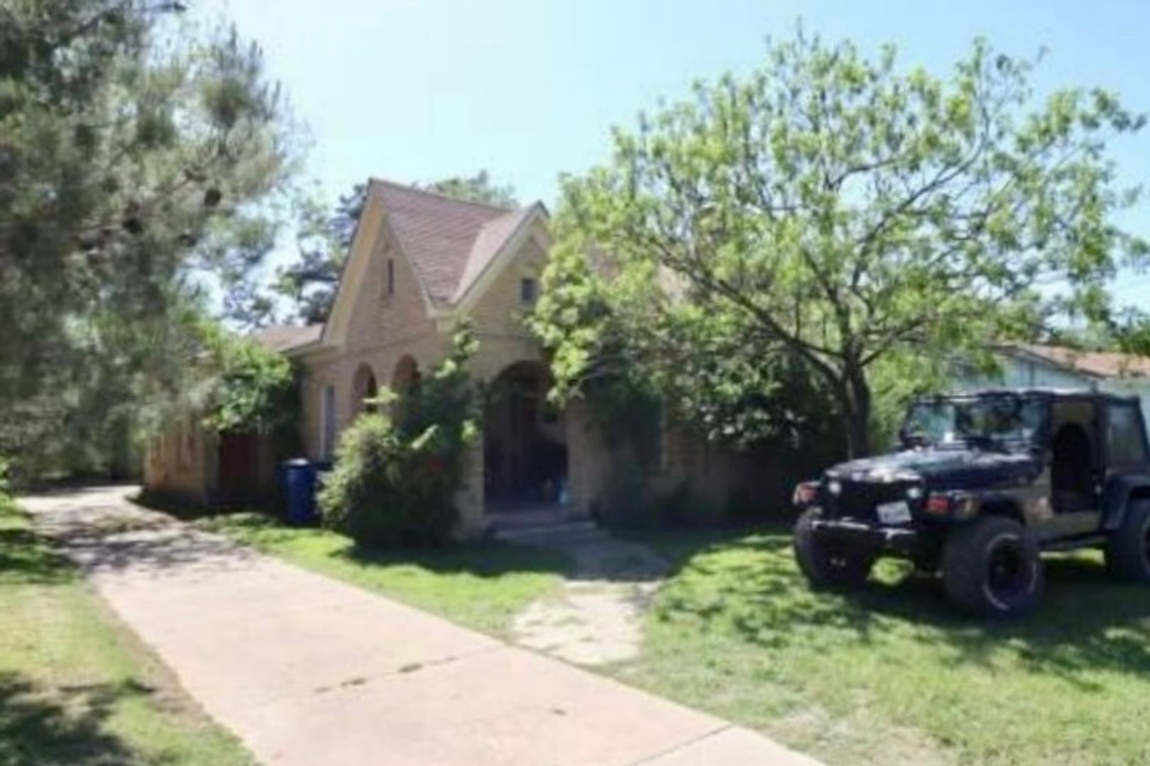 Brownwood Apartment: 2001 Brady Ave