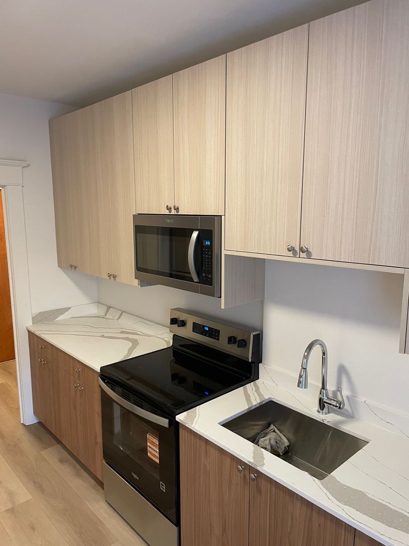 Seattle Apartment: 25 West Roy