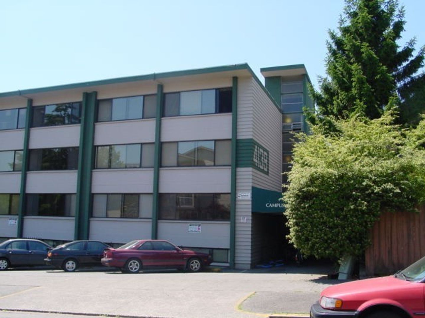 Seattle Apartment: 4139 12th Ave NE