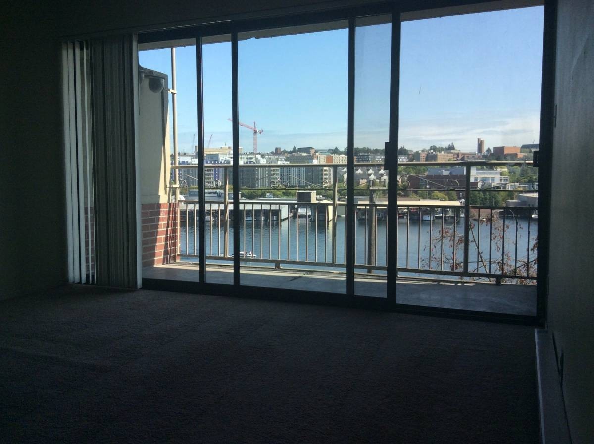 Seattle Apartment: 3240 Fuhrman Ave E