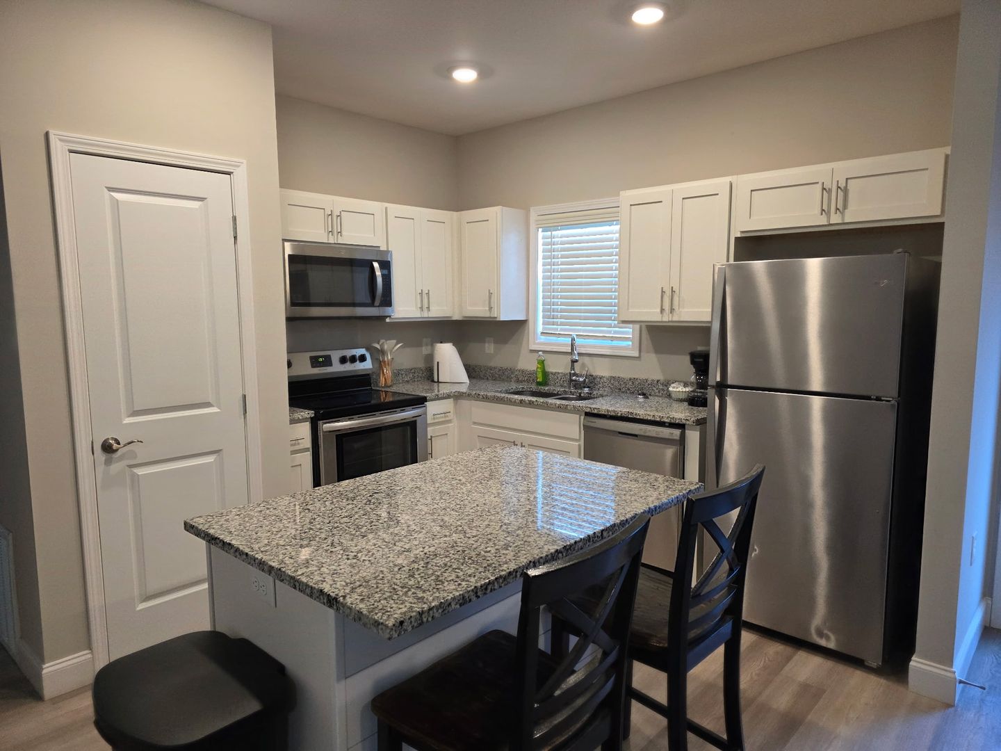 2212 Hickory Street 6 of 9