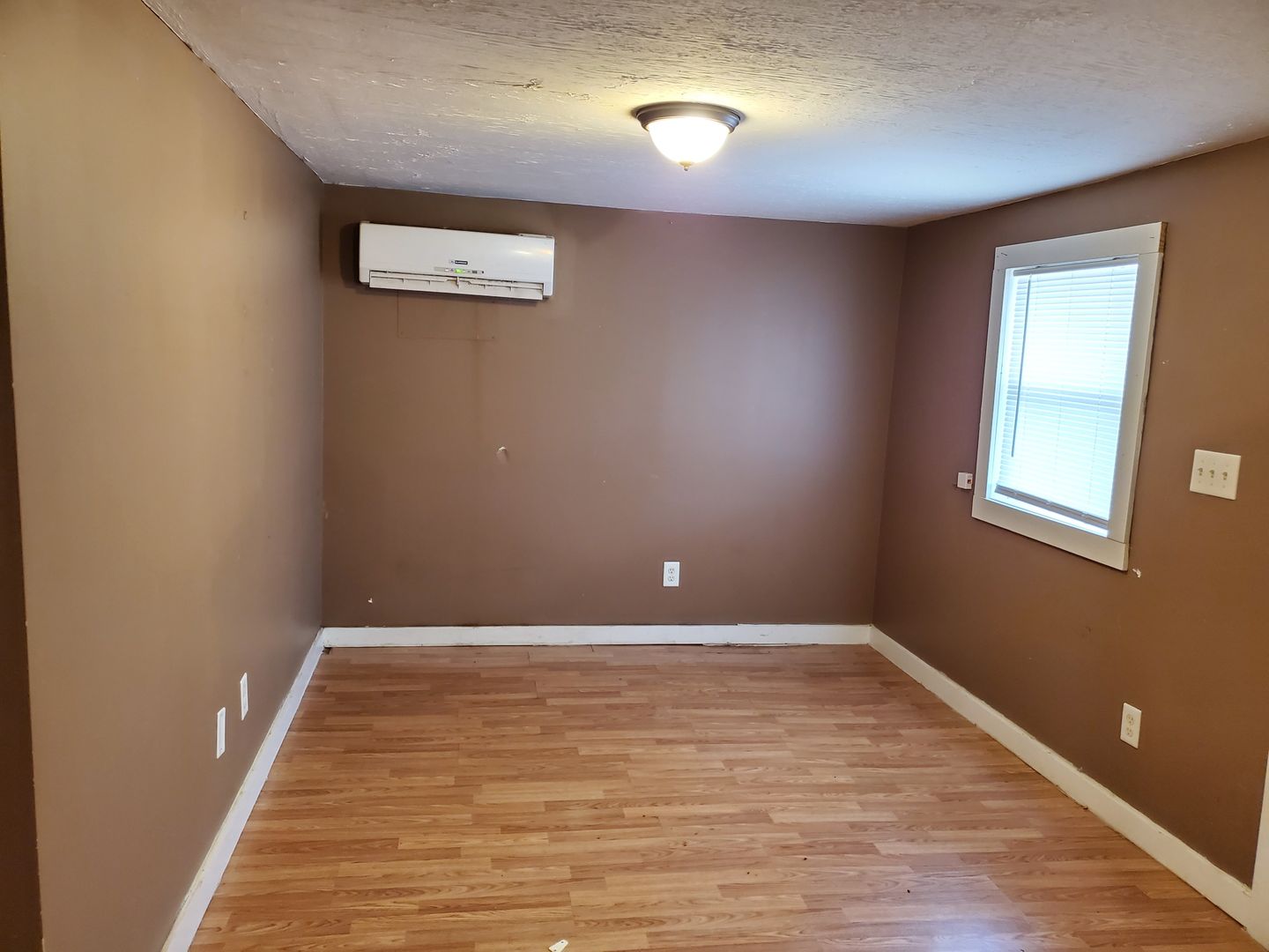 Bowling Green Apartment: 505 Glen Lilly Road