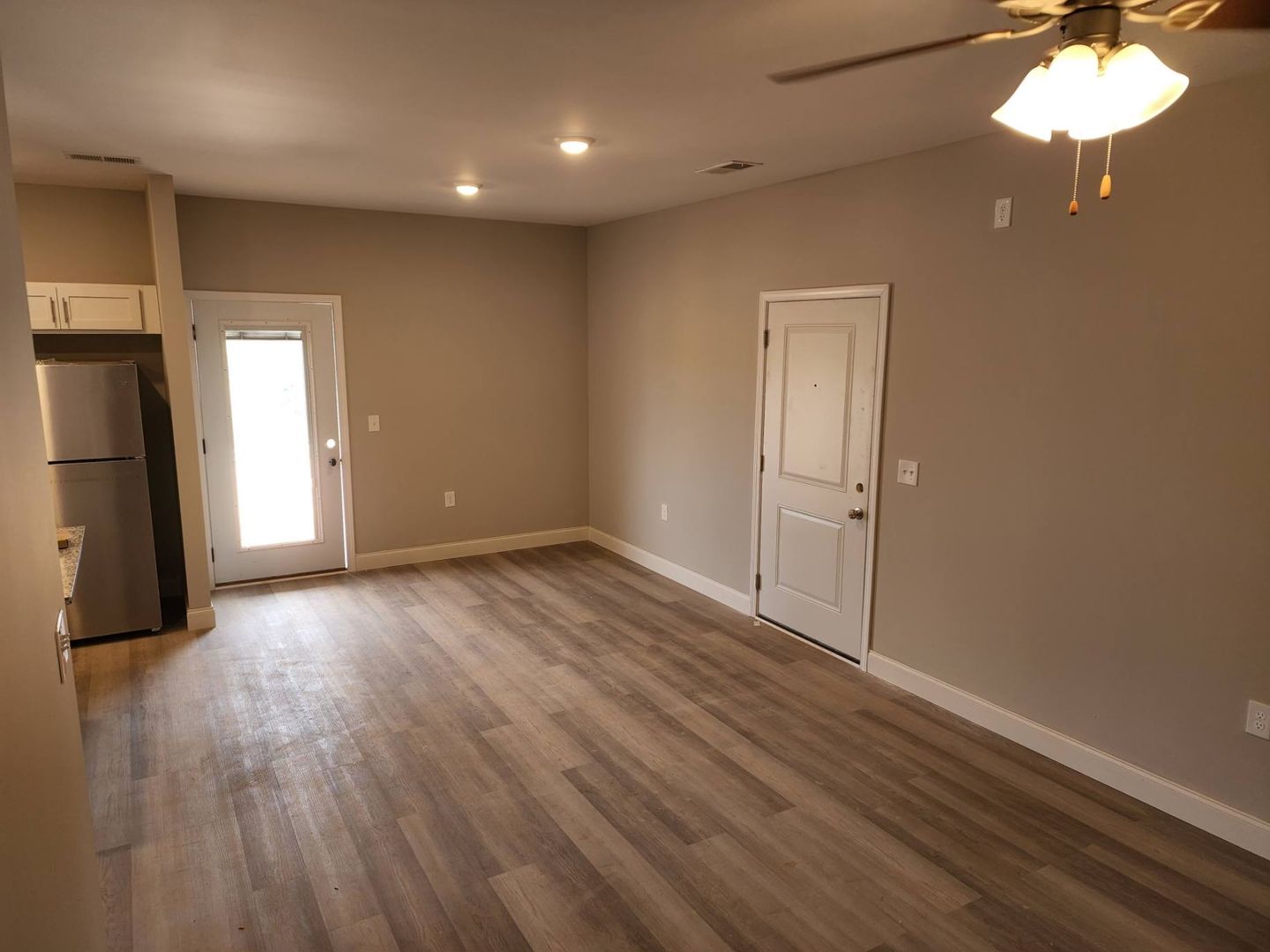 Bowling Green Apartment: 2220 Hickory St