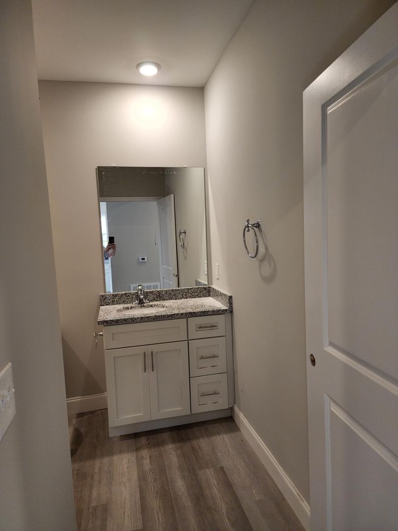 Brownsville Apartment: 4977 Veteran's Mem Hwy