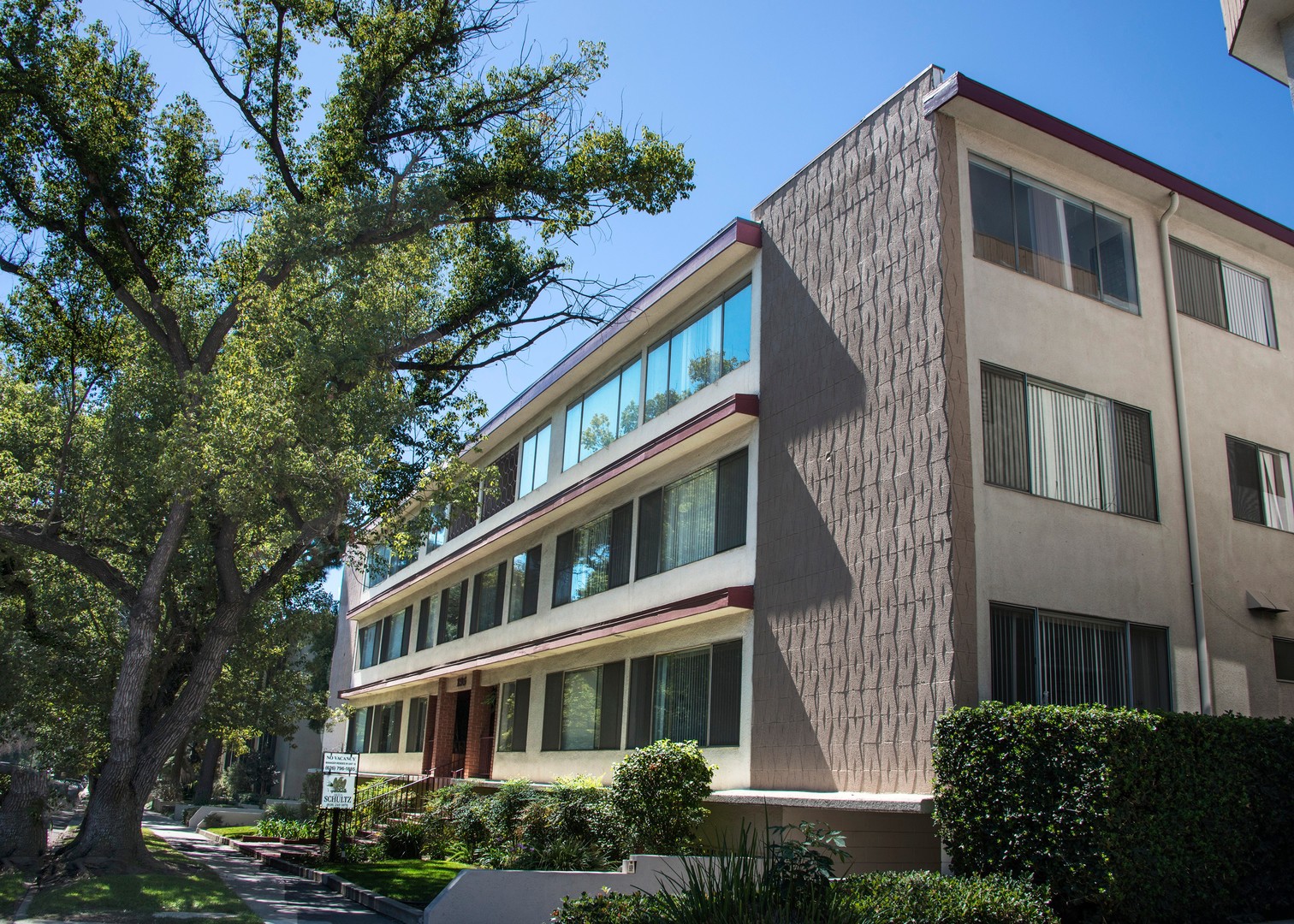 Pasadena Apartment: 195 S. Wilson Avenue