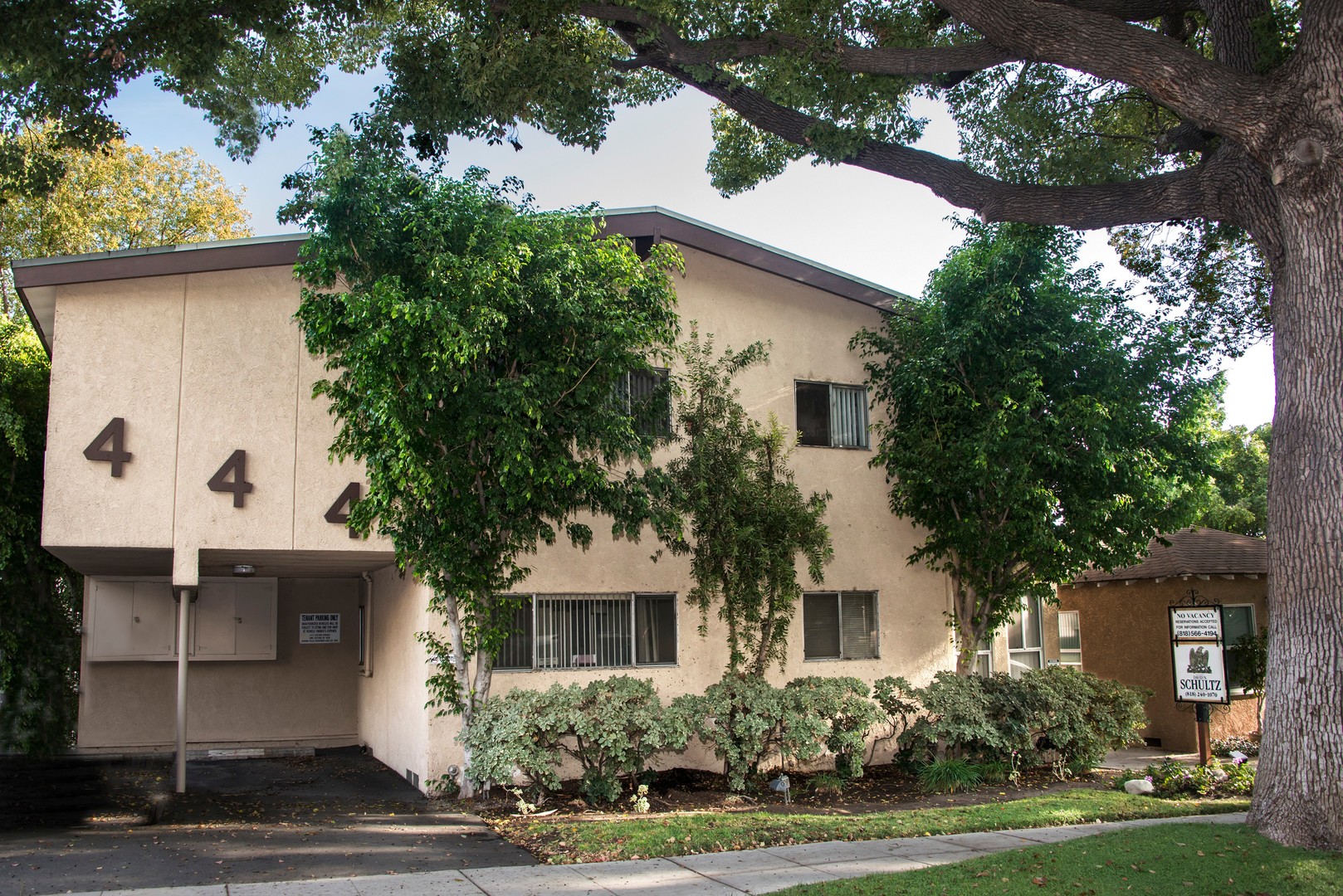 Burbank Apartment: 444 E. Angeleno Ave.