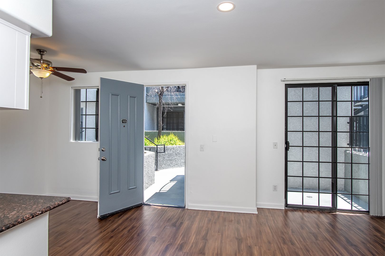Burbank Apartment: 520 N. Hollywood Way